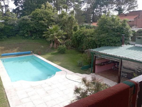 Casa con piscina, barbacoa y cerca de playa